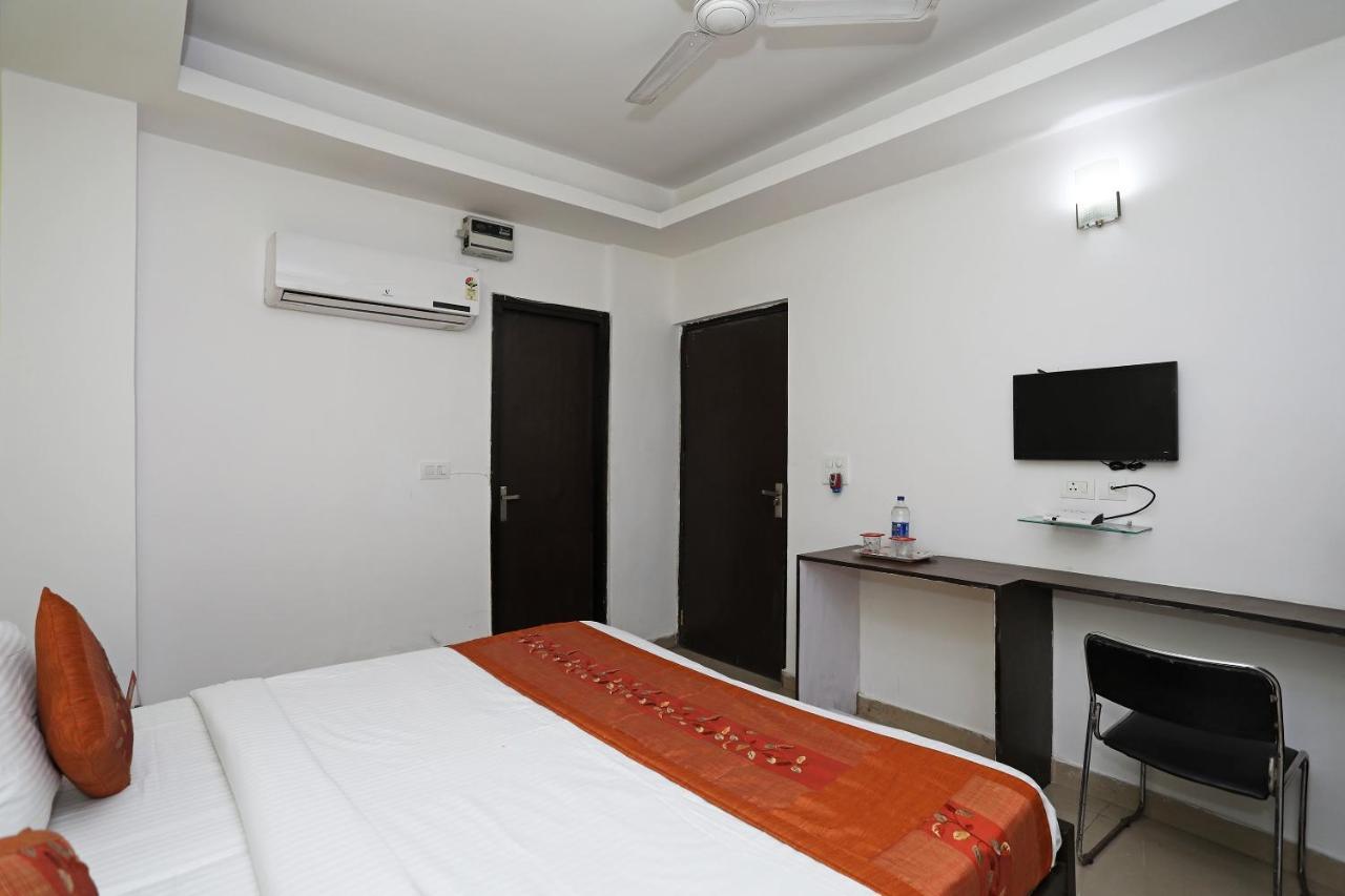 Oyo 11392 The Hotel Grand Hospitality Noida Ngoại thất bức ảnh
