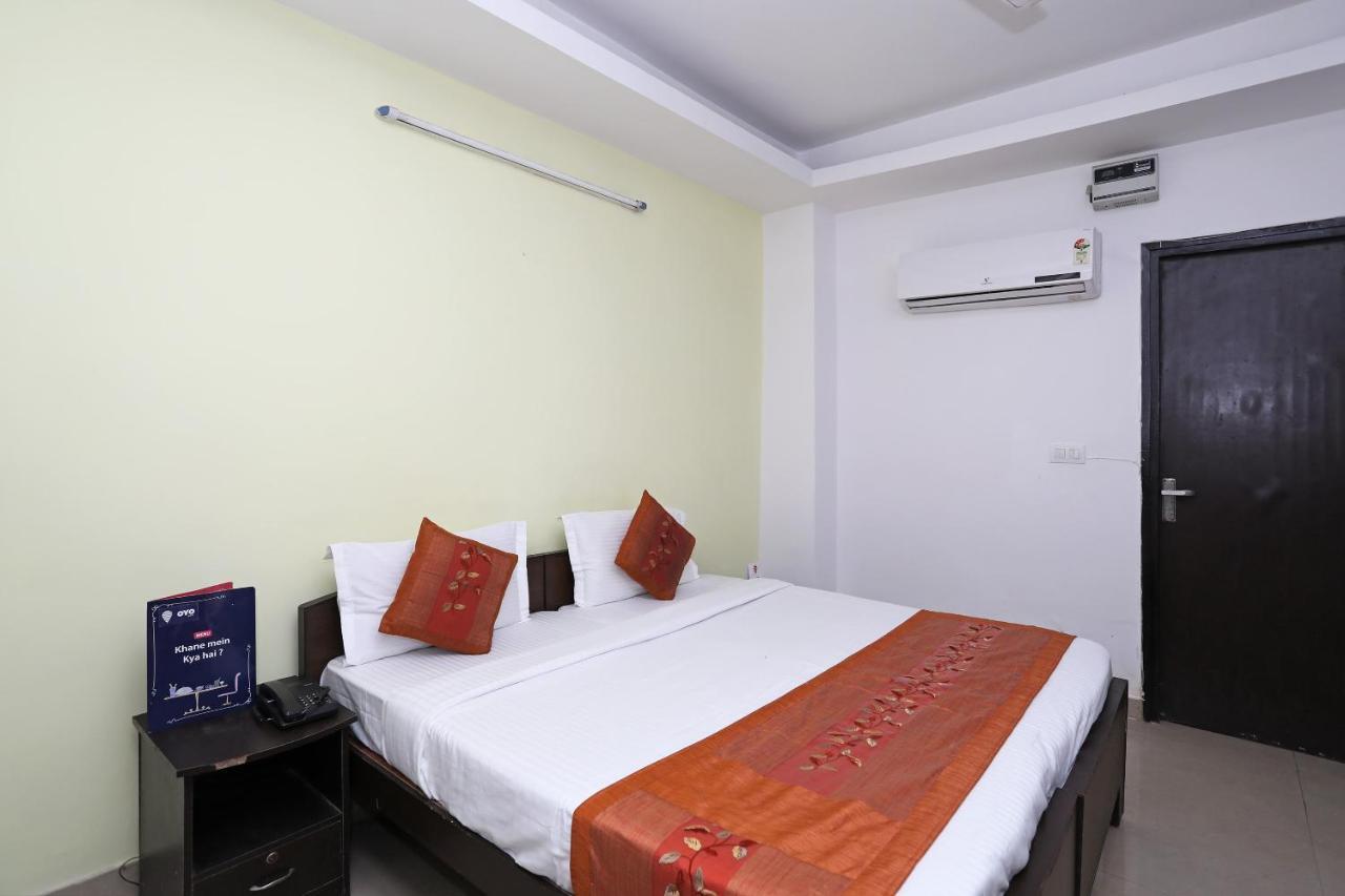 Oyo 11392 The Hotel Grand Hospitality Noida Ngoại thất bức ảnh
