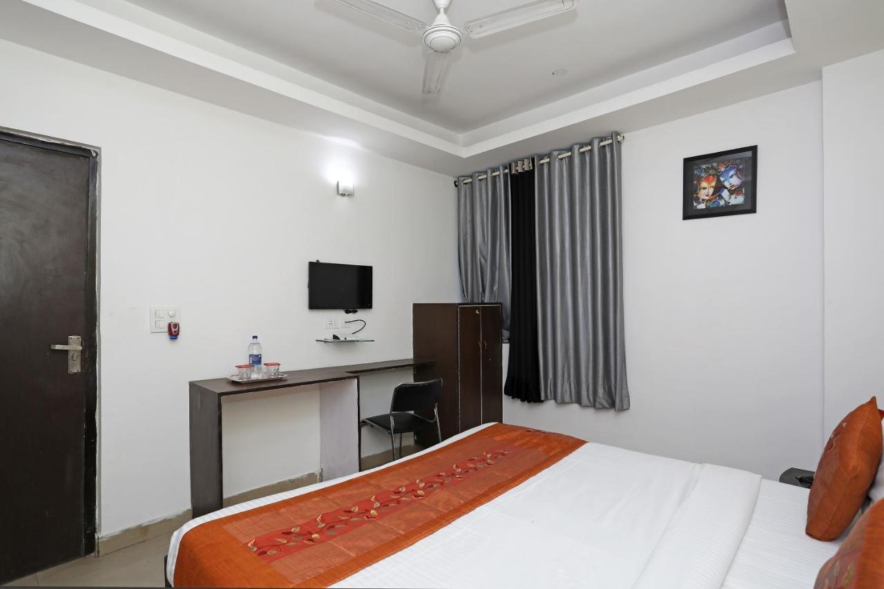 Oyo 11392 The Hotel Grand Hospitality Noida Ngoại thất bức ảnh