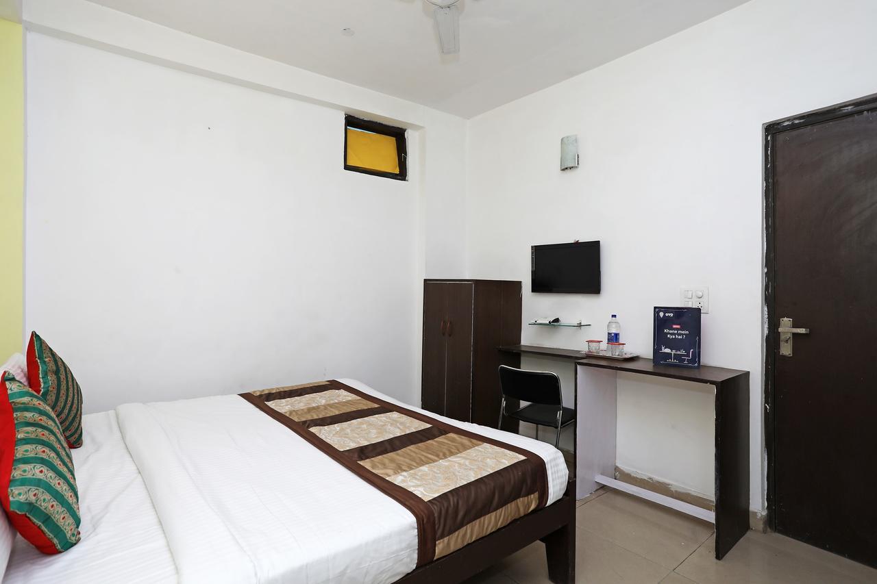 Oyo 11392 The Hotel Grand Hospitality Noida Ngoại thất bức ảnh