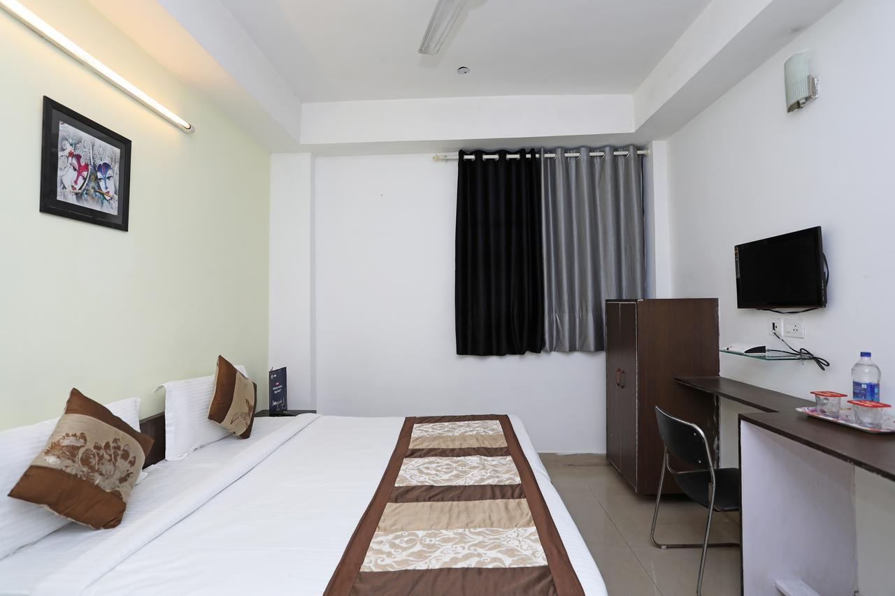 Oyo 11392 The Hotel Grand Hospitality Noida Ngoại thất bức ảnh